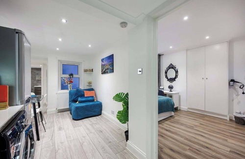 West Kensington Apartment | Welcome to Plotseeker’s Cute and Cosy Apartment in Kensington