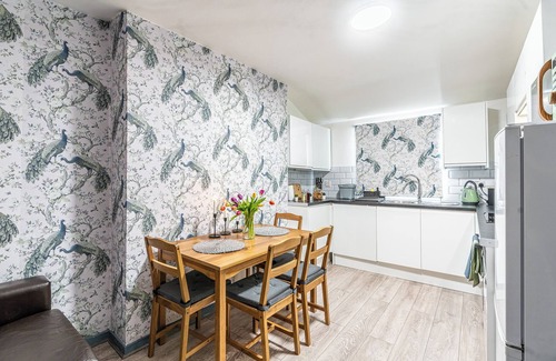 Shepherd's Bush Apartment | Welcome to Plotseeker’s Spacious 2BR Maisonette | 2 Baths | Huge Lounge