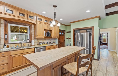 Frankfort House | Welcome to Stillmeadow Farm, a grand Georgian-style home nestled on 135 acres in Frankfort, KY