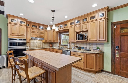 Frankfort House | Welcome to Stillmeadow Farm, a grand Georgian-style home nestled on 135 acres in Frankfort, KY