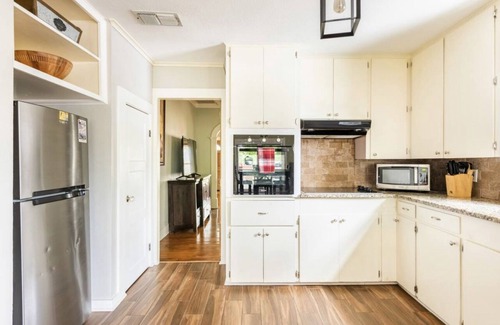 Johnson City House | Welcome to Stone Haus