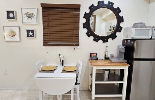 Disston Heights Apartment | Welcome to Studio 97!Charming studio in delightful St. Petersburg