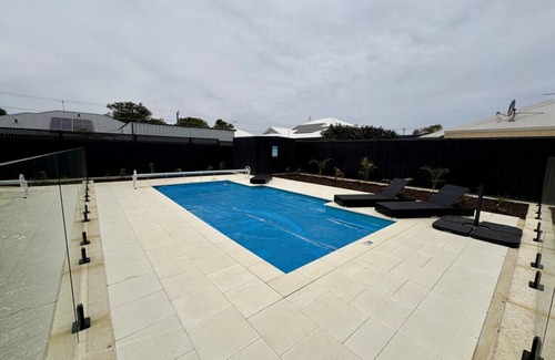 Busselton House | Welcome to Sunset Shores