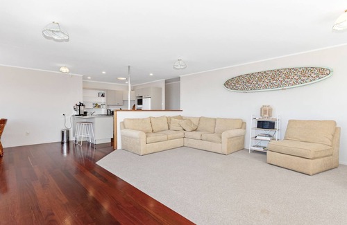 Waipu Cove House | Welcome to Surfers Lookout - enjoy the view!