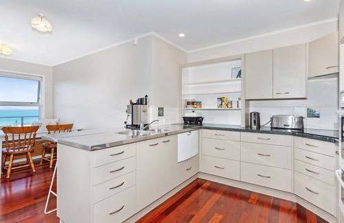 Waipu Cove House | Welcome to Surfers Lookout - enjoy the view!