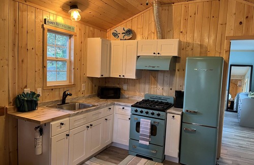 Ramona Cabin | Welcome to Surfing Cowboy Ranch