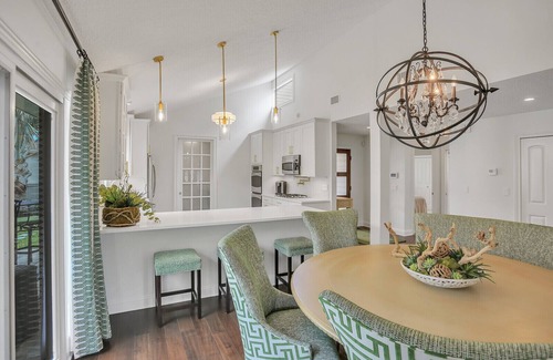 Sawgrass House | Welcome to The Greens @ Sawgrass Country Club. Upscale resort living.