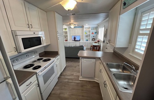 Ono Island Cottage | Welcome to the "Beach Belle"