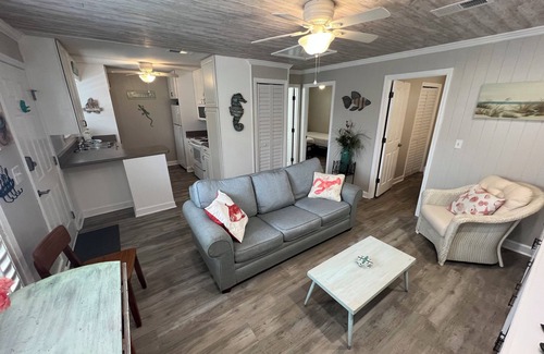 Ono Island Cottage | Welcome to the "Beach Belle"