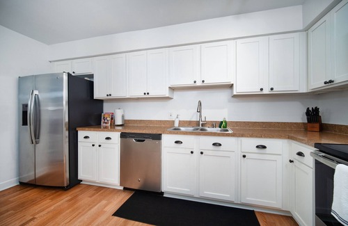 Murray Hill House | Welcome to the breathtaking modern home of your dreams