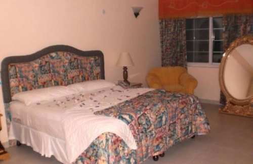 Runaway Bay Resort | Welcome to The Deluxe King 1