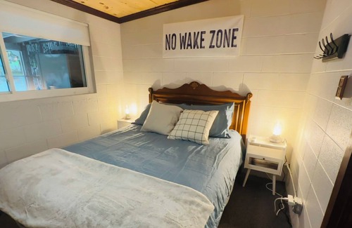 Bellmore House | Welcome to the Doggone Lake House at Portland Mills Launch Ramp. Pet Friendly!