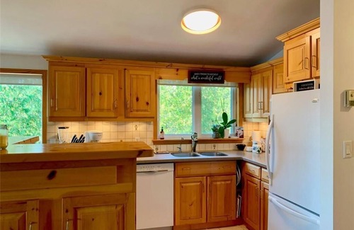 Northern Bruce Peninsula Cottage | Welcome to The Dorcus Bay Retreat! Discover Tobermory at its finest.n