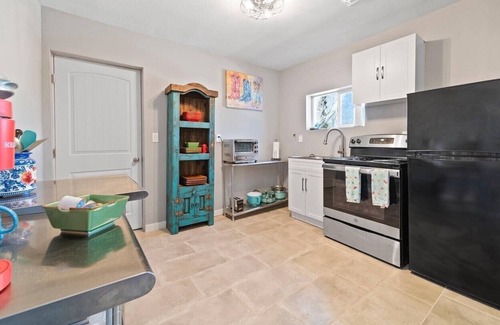 Wickenburg House | Welcome to The Dutton @ Wickenburgs The Sheridan