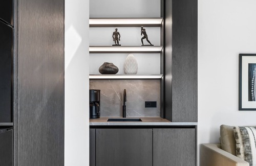 List Apartment | Welcome to the Harlem Suite for 2 people, located by the North Sea!