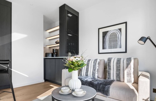 List Apartment | Welcome to the Harlem Suite for 2 people, located by the North Sea!