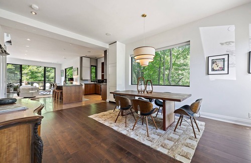 Lytton Park House | Welcome to The Treehouse, a tranquil escape in the middle of the city!