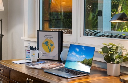 Colee Hammock House | Welcome to the Hemingway, A Key West Style Heated Pool Home Off Las Olas!!!!