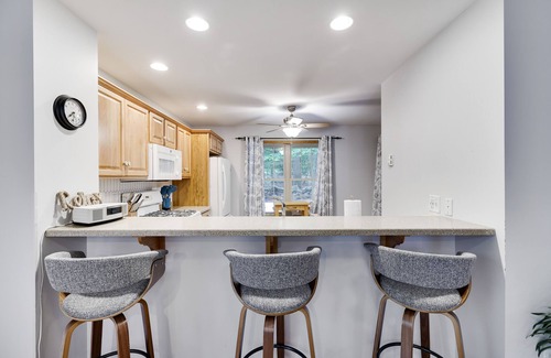 Greentown House | Welcome to the Whitetail Lodge!