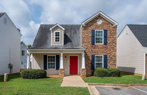 Cartersville House | Welcome To This 4BR Getaway Near LakePoint Sports