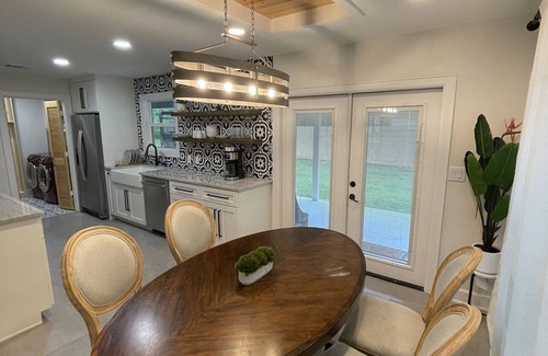 Conroe House | Welcome to this just remodeled country house plenty space for Rv’s boat and dogs