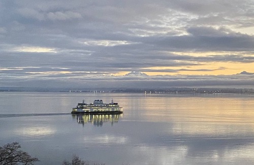 Clinton Cottage | Welcome to Whidbey's Bluff Cottage!