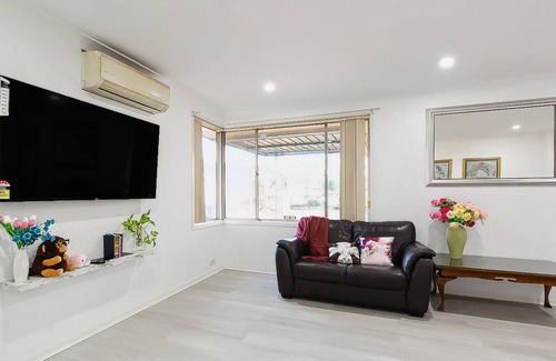 Werrington Apartment | Welcome to your dream 3BR vacation home!