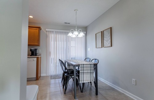 Elizabethtown House | Welcome to your home away from home! This centrally located 3-bedroom, 2-bath
