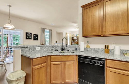 Lincolnville House | Welcome to your home away from home! Enjoy easy keypad check-in, cozy beds with fresh linens, clean towels, and stocked bath essentials. Cook in the full kitchen, do laundry with provided detergent, and enjoy a comfortable, hassle-free stay.