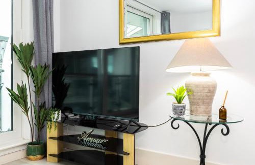 Vauxhall Apartment | WelcomeStay St Georges Wharf
