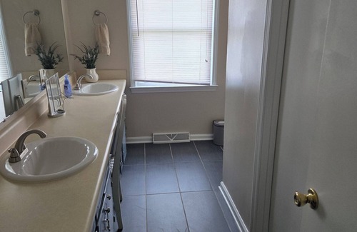 Terrell House | Welcoming 3-bedroom house with AC in Lake Norman of Catawba