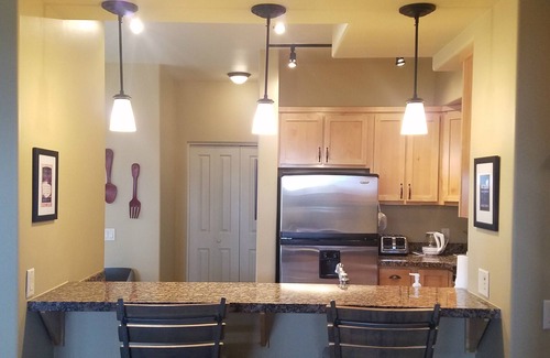 Hailey Condo | Welcoming 3bd/2.5bth condo with great amenities in the heart of the Valley.