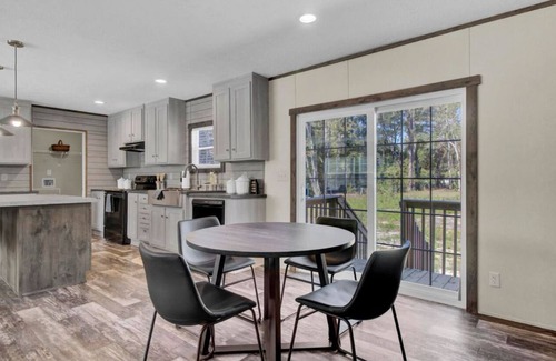 Summerville House | Welcoming and peaceful home with AC, minutes to Azalea mall in Summerville