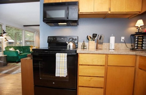 Mount Hood Village Cabin | Welcoming cabin in Mt. Hood Corridor