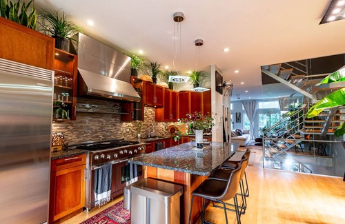 Wicker Park House | Welcoming Chicago Home with Sauna