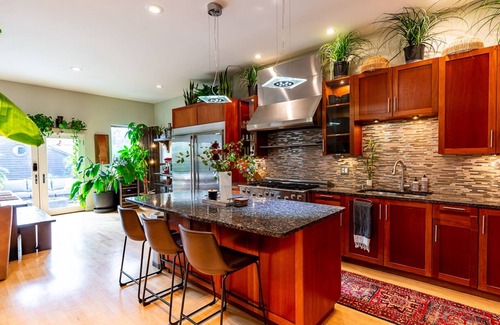 Wicker Park House | Welcoming Chicago Home with Sauna