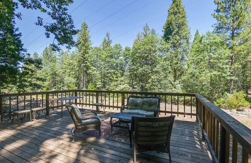 Middletown Cabin | Welcoming ‘Cole Ridge Chalet’ in Kelseyville!