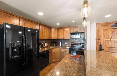 Tamarack Condo | Welcoming Condo|Pet Friendly|Fireplace and Patio