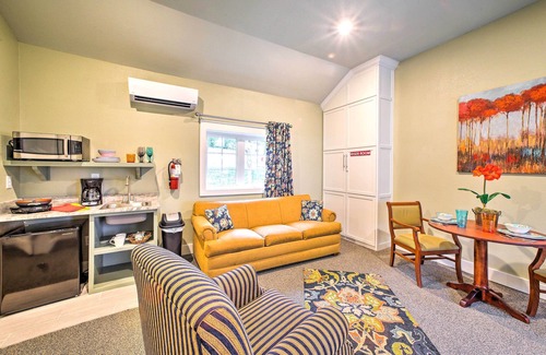 Downtown Branson Cottage | Welcoming Downtown Branson Cottage w/Pool Access!