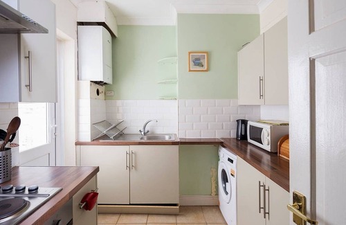 Gillingham Apartment | Welcoming Flat