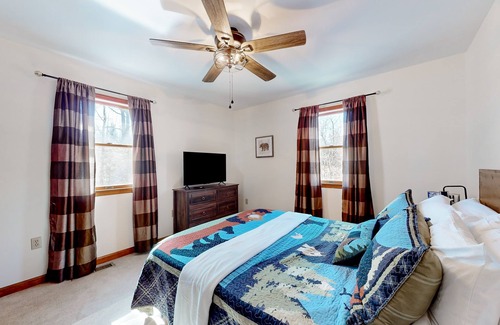 Jim Thorpe House | Welcoming home near the lake with pool, firepit, ice cream maker, toys, & W/D