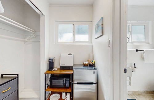 Kings Beach Ski Chalet | Welcoming hotel with lakeview, golf, skiing, WiFi, & Netflix