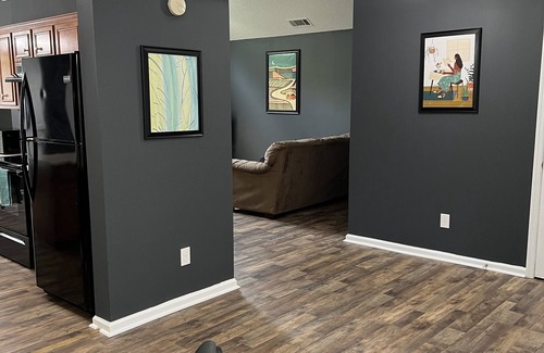 Albany House | Welcoming Oasis for Business or Leisure!