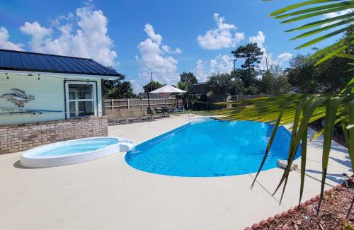 Ono Island House | Welcoming Pensacola Home with Spacious Yard!