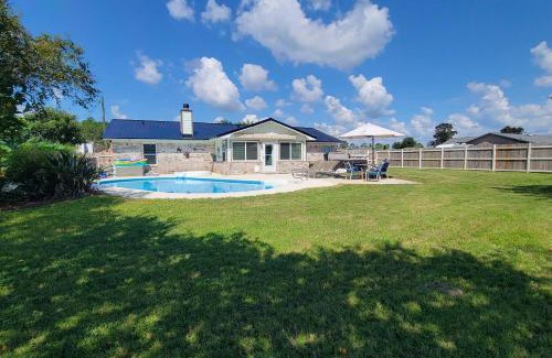 Ono Island House | Welcoming Pensacola Home with Spacious Yard!