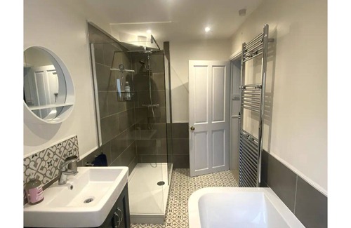 Dorchester Cottage | Welcoming, quintessential country cottage, pet friendly