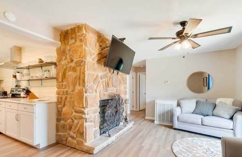 Flat Hollow Marina House | Welcoming Speedwell Retreat w/ Lake Views!