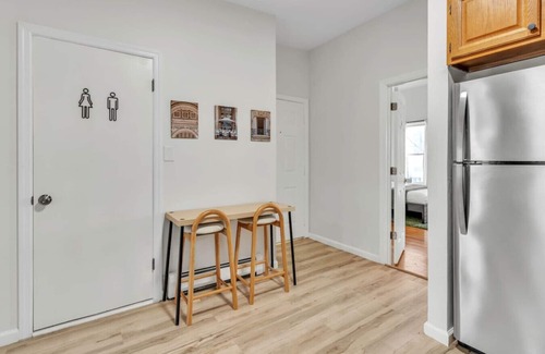 Hackensack River Waterfront House | Welcoming Sunlit Room Near NYC/Trans/Cafe/Rest.