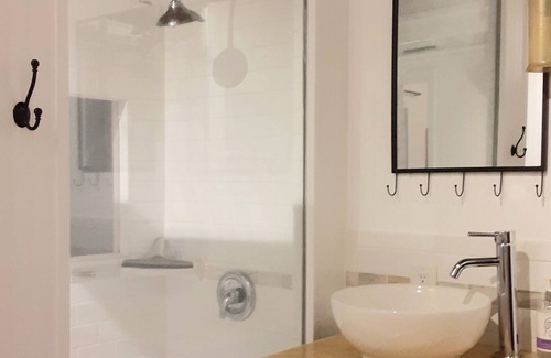 Fellowship House | Welcoming Upscale Cottage on Private Horse Farm
