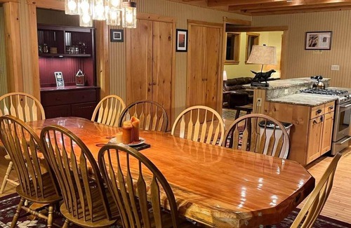 Caratunk Cabin | Well accommodated lakeside lodge with ITS trail access near West Forks, Maine.